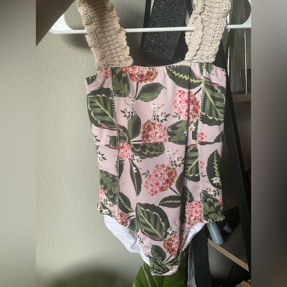Capittana one piece